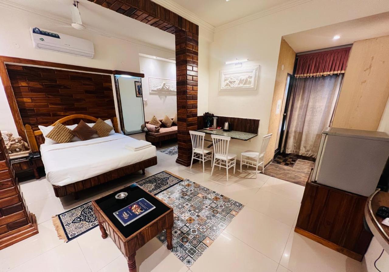 Hotel The Galaxy Jabalpur Exterior photo